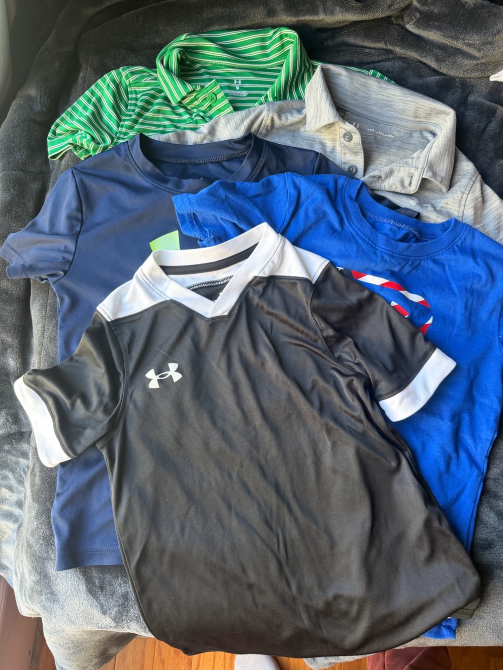 Under Armour Black & White Boys' Short Sleeve Athletic Tee